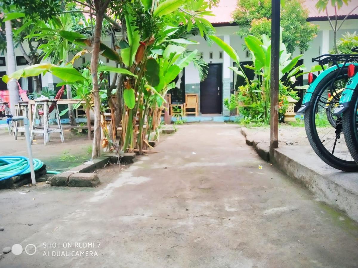 Ping Pong Homestay Gili Trawangan Exterior photo