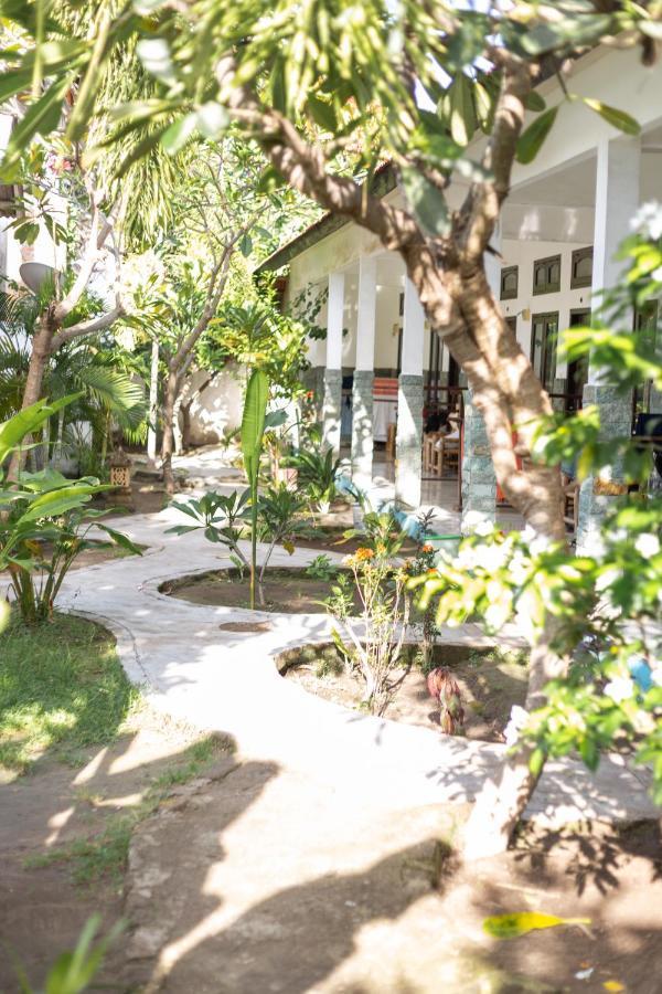 Ping Pong Homestay Gili Trawangan Exterior photo